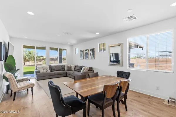 11018 E TESLA Avenue, Mesa, AZ 85212