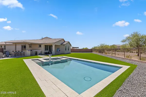 11018 E TESLA Avenue, Mesa, AZ 85212