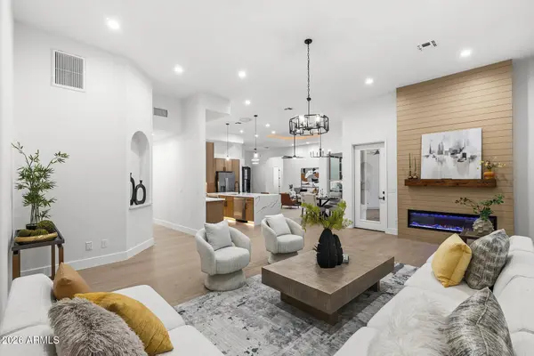 1120 N WREN Drive, Gilbert, AZ 85234