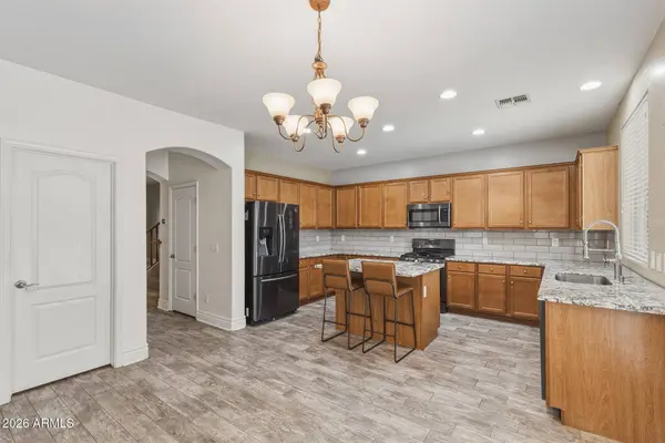 18027 W SUNNYSLOPE Lane, Waddell, AZ 85355