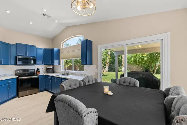 5018 W WIKIEUP Lane, Glendale, AZ 85308