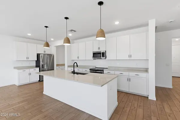 7435 N 74TH Avenue, Glendale, AZ 85303