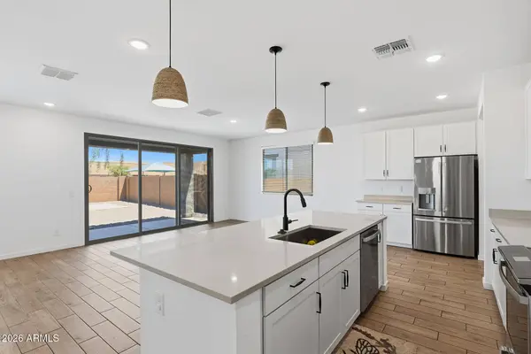 7435 N 74TH Avenue, Glendale, AZ 85303