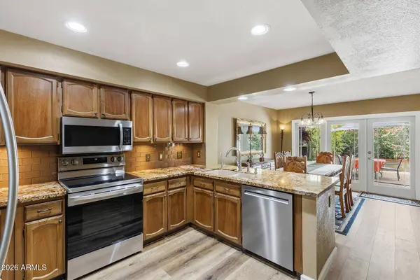 422 E KERRY Lane, Phoenix, AZ 85024