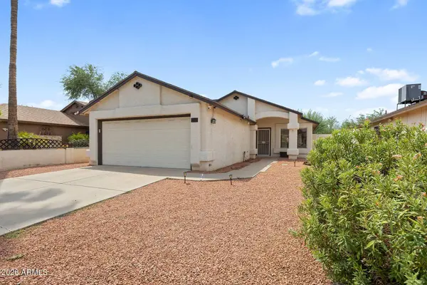 2111 E PARADISE Lane