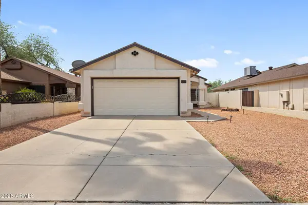 2111 E PARADISE Lane, Phoenix, AZ 85022