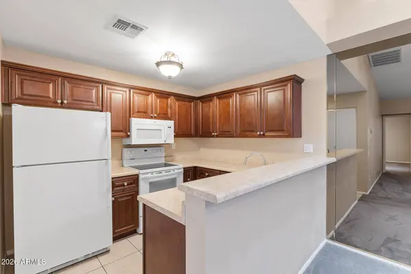 4449 E VINEYARD Road, Phoenix, AZ 85042