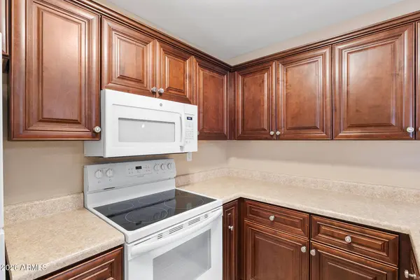 4449 E VINEYARD Road, Phoenix, AZ 85042