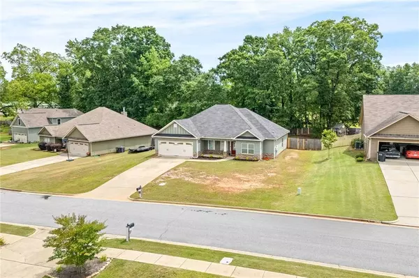2711 EAST POINTE WAY, Opelika, AL 36804