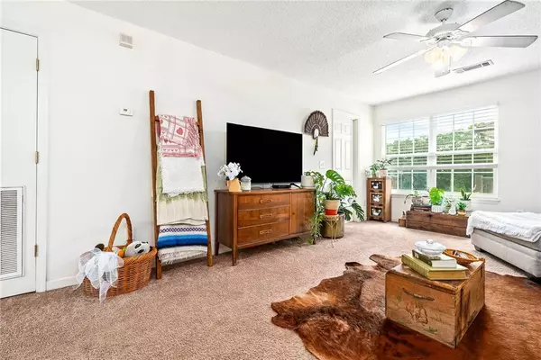 327 N ROSS ST #121, Auburn, AL 36830