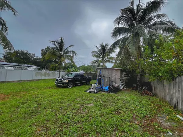 5730 Charleston St, Hollywood, FL 33021