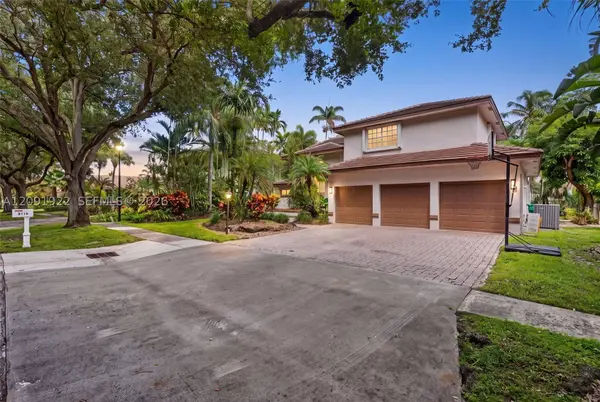 3315 Ottawa Ln, Cooper City, FL 33026