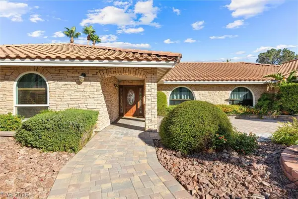 1930 Ski Slope CIR, Las Vegas, NV 89117
