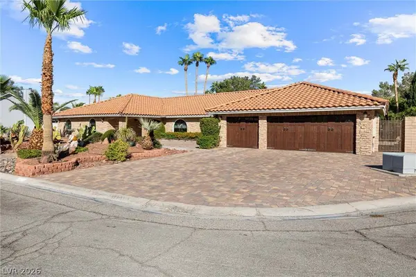 1930 Ski Slope CIR, Las Vegas, NV 89117