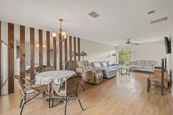 416 WINDRUSH BAY DR #416, Tarpon Springs, FL 34689