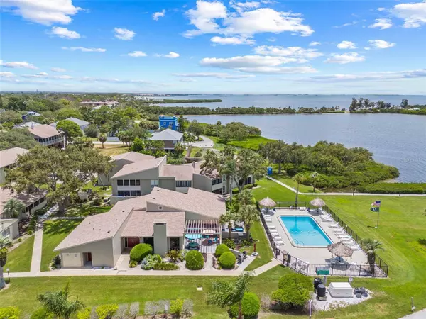 416 WINDRUSH BAY DR #416, Tarpon Springs, FL 34689