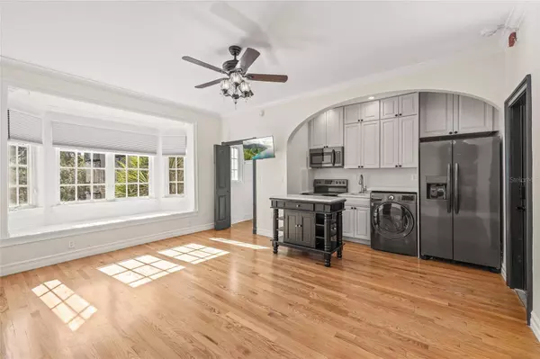 2117 W DEKLE #L-2, Tampa, FL 33606