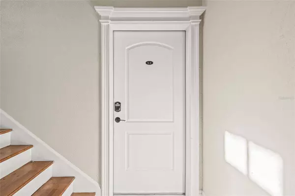 2117 W DEKLE #L-2, Tampa, FL 33606