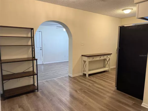 1740 W WALNUT ST, Tampa, FL 33607