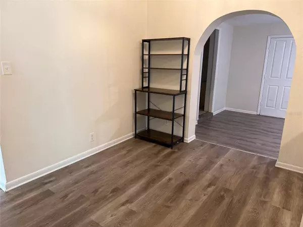 1740 W WALNUT ST, Tampa, FL 33607