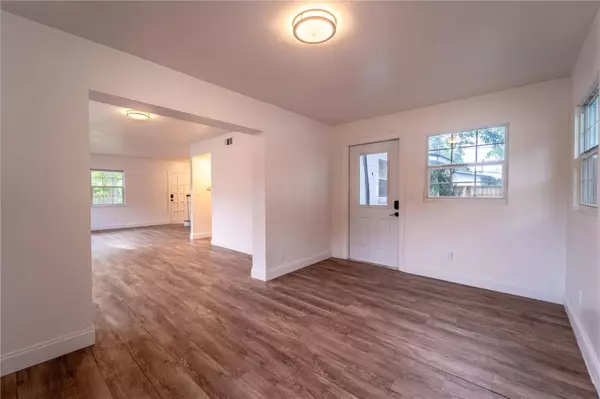 8477 14TH ST N, St Petersburg, FL 33702