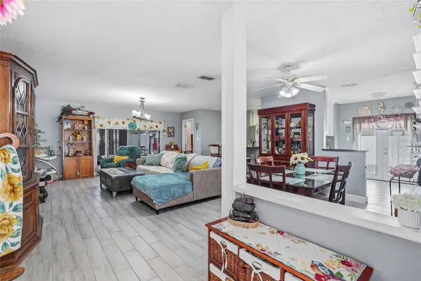 605 OAKMOSS DR, Brandon, FL 33511