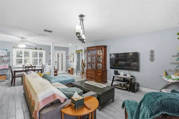 605 OAKMOSS DR, Brandon, FL 33511