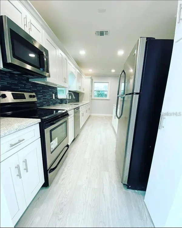 16 JEFF RD, Largo, FL 33774