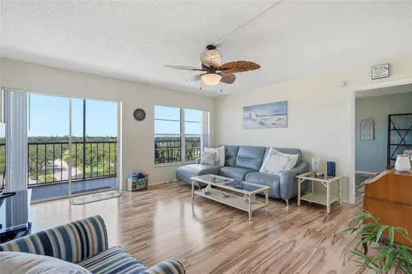2901 26TH ST W #818, Bradenton, FL 34205