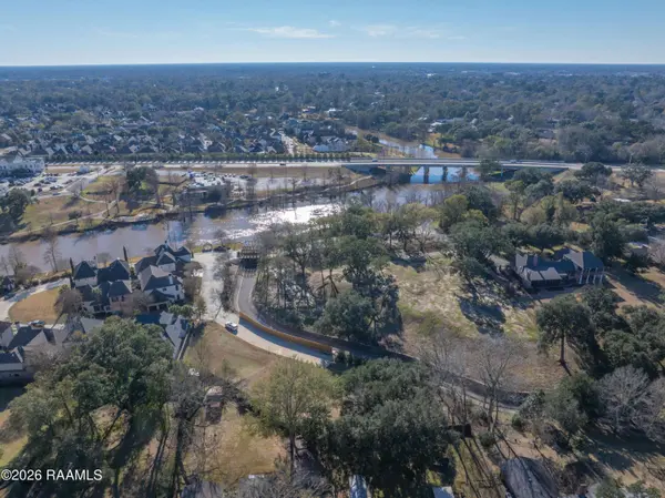 226 & 228 Hidden Grove PL, Lafayette, LA 70503