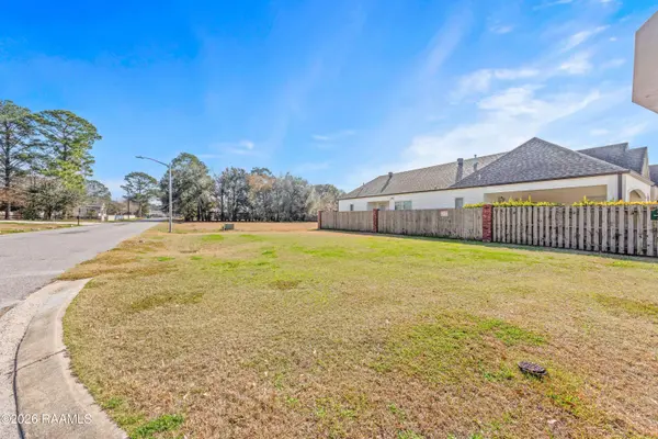 101 Floridian LN, Lafayette, LA 70506