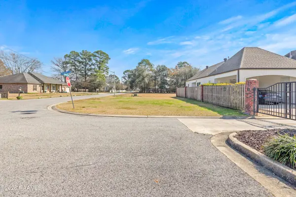 101 Floridian LN, Lafayette, LA 70506