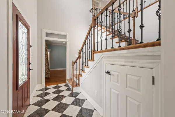 300 Oak Hollow DR, Lafayette, LA 70508