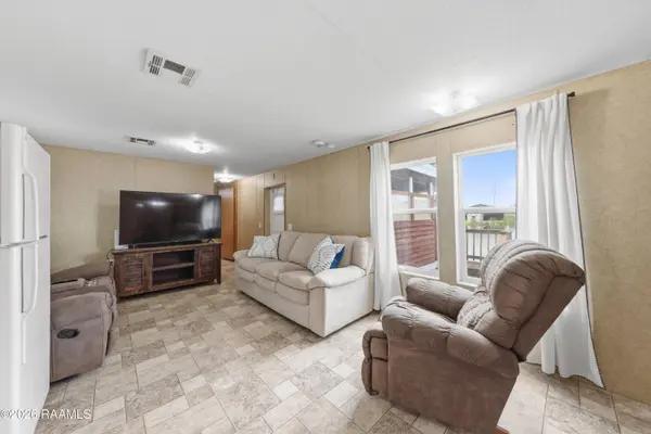932 Hanks RD, Duson, LA 70529