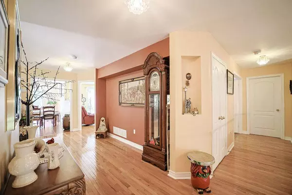 27 Green Pine CRES, Wasaga Beach, ON L9Z 1P4