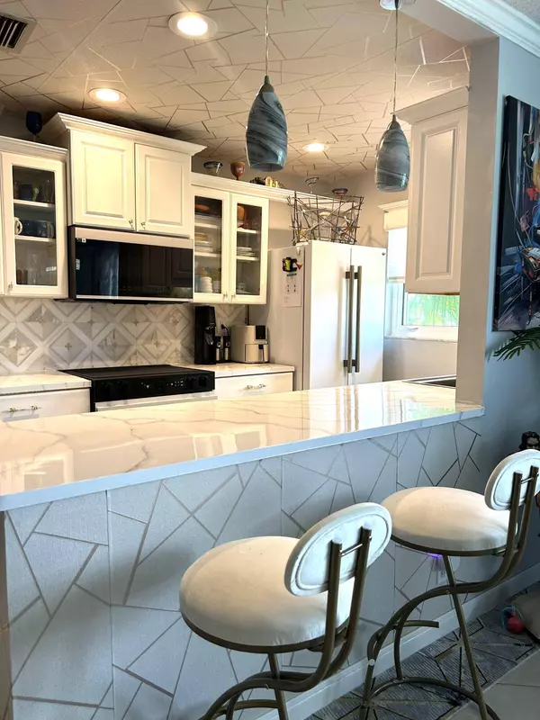 842 N Highpoint BLVD B, Delray Beach, FL 33445