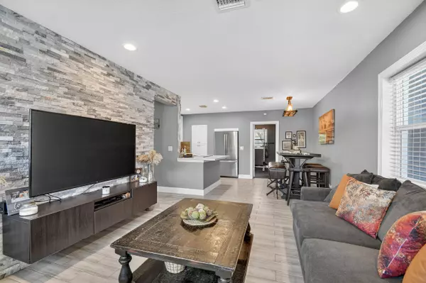 814 44th ST, West Palm Beach, FL 33407