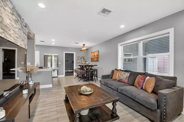 814 44th ST, West Palm Beach, FL 33407