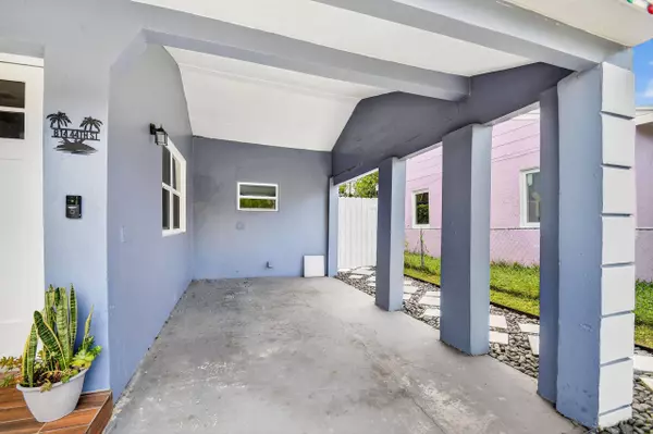 814 44th ST, West Palm Beach, FL 33407