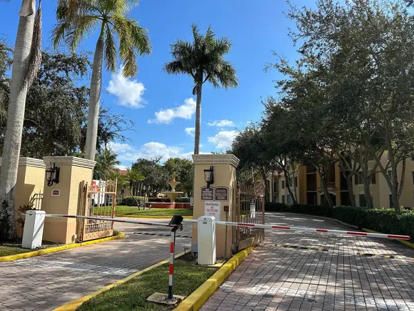 4041 San Marino BLVD #105, West Palm Beach, FL 33409