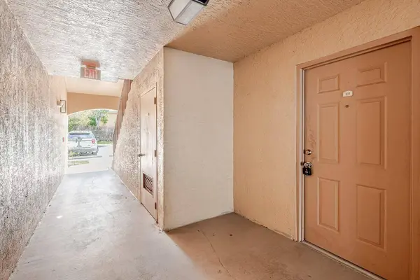 4041 San Marino BLVD #105, West Palm Beach, FL 33409