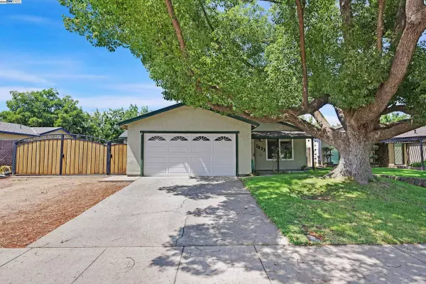 1033 Parkside Ave, Manteca, CA 95336