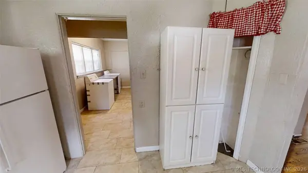 855 N Delaware PL, Tulsa, OK 74110