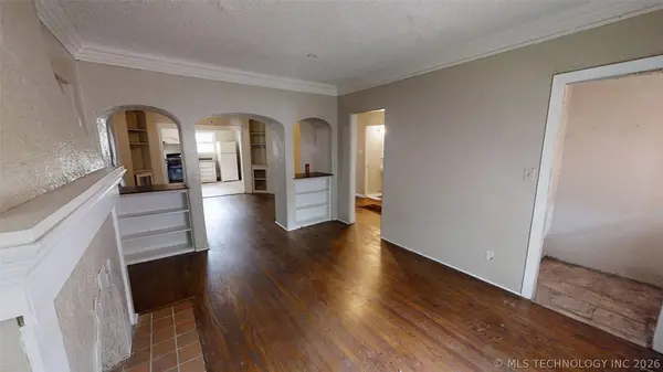 855 N Delaware PL, Tulsa, OK 74110