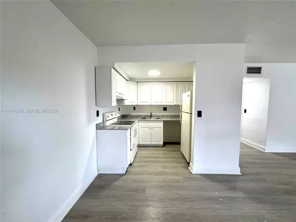 1525 NE 135th St #2, North Miami, FL 33161