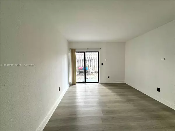 1525 NE 135th St #2, North Miami, FL 33161