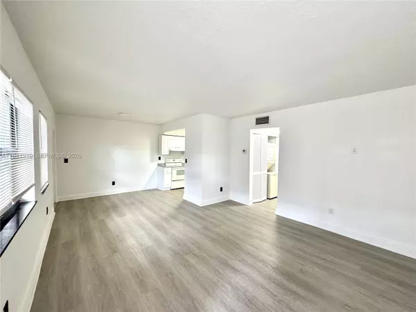 1525 NE 135th St #2, North Miami, FL 33161