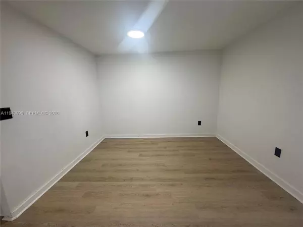 12215 W Dixie Hwy #106, North Miami, FL 33161