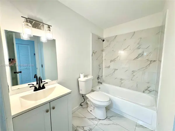 12215 W Dixie Hwy #304, North Miami, FL 33161