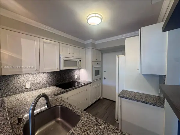 1000 River Reach Dr #302, Fort Lauderdale, FL 33315